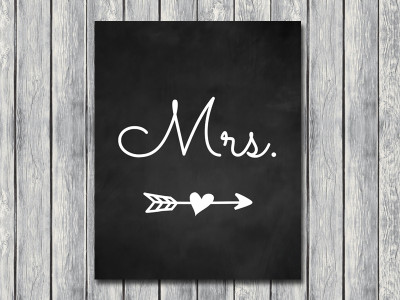 chalkboard-wedding-signage-Mrs