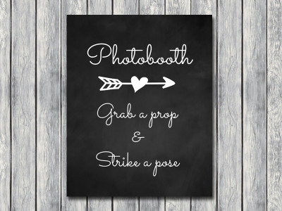 chalkboard-wedding-signage-photobooth