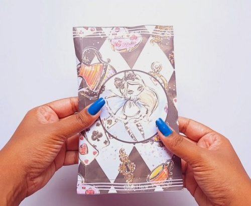 how to assemble alice in wonderland chip bag